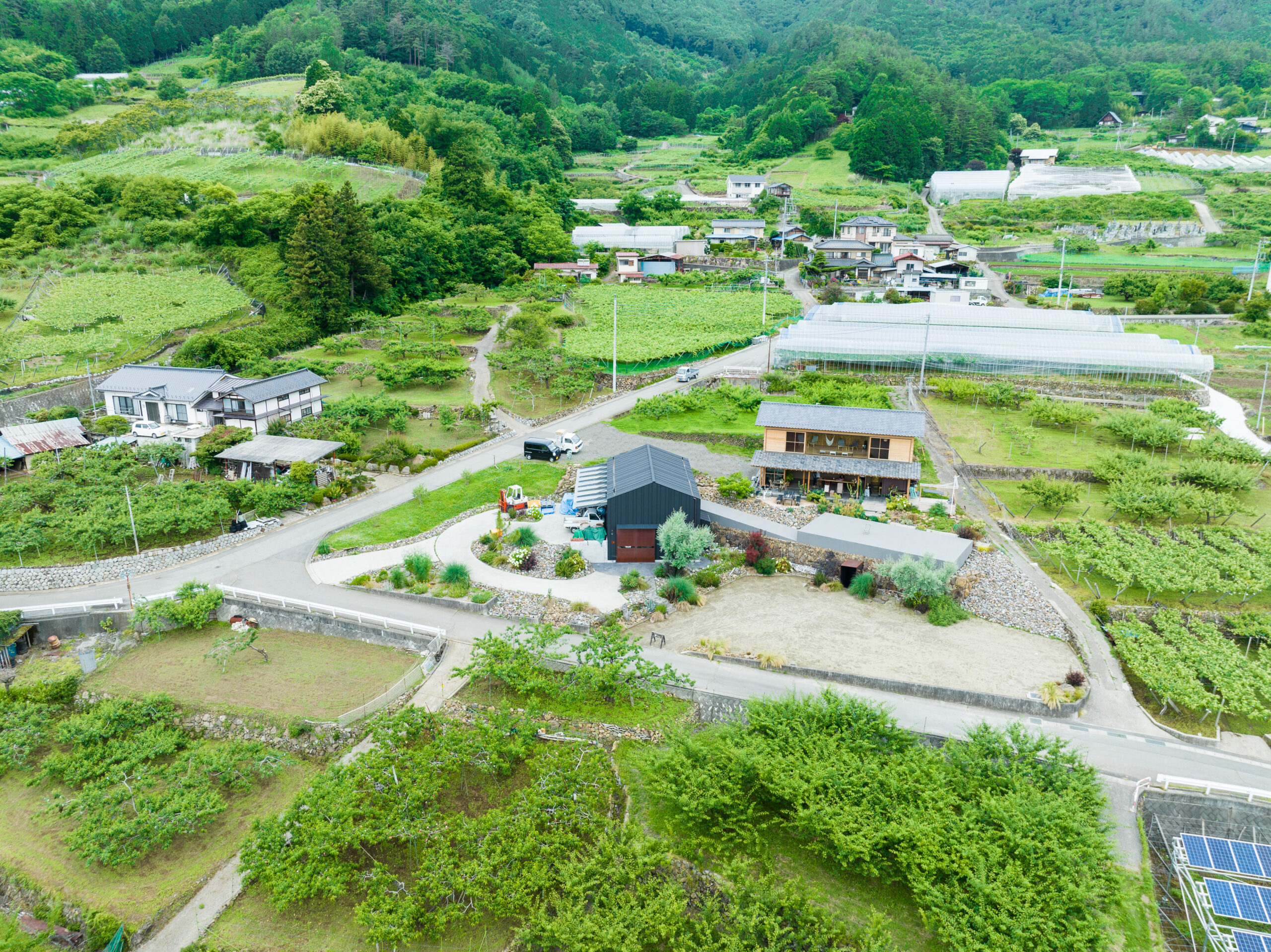 テロワール地域に開かれたワイナリー98WINEs - S PLUS ONE 建築設計事務所